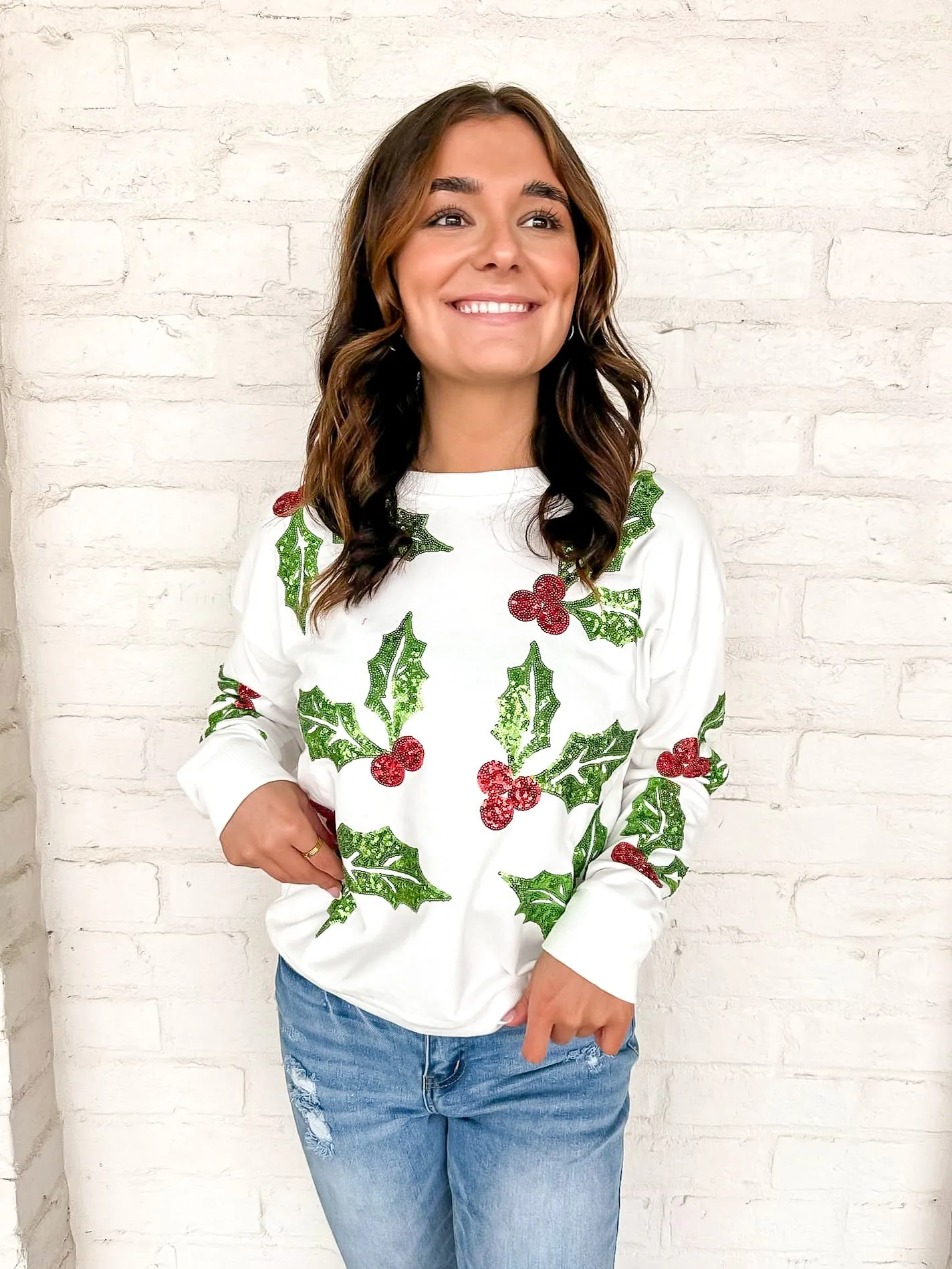 Queen Of Meet Me Under The Mistletoe Top White