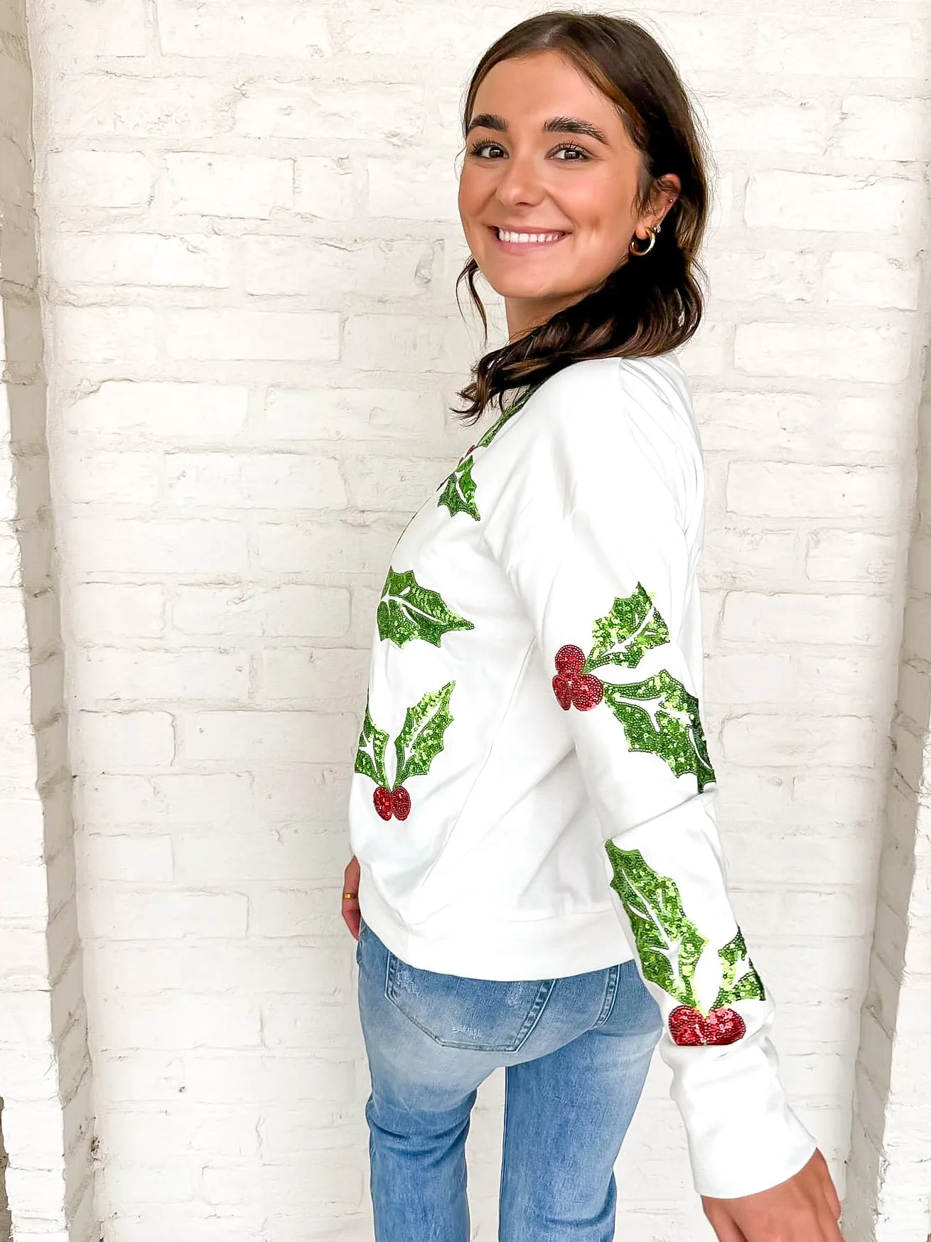 Queen Of Meet Me Under The Mistletoe Top White