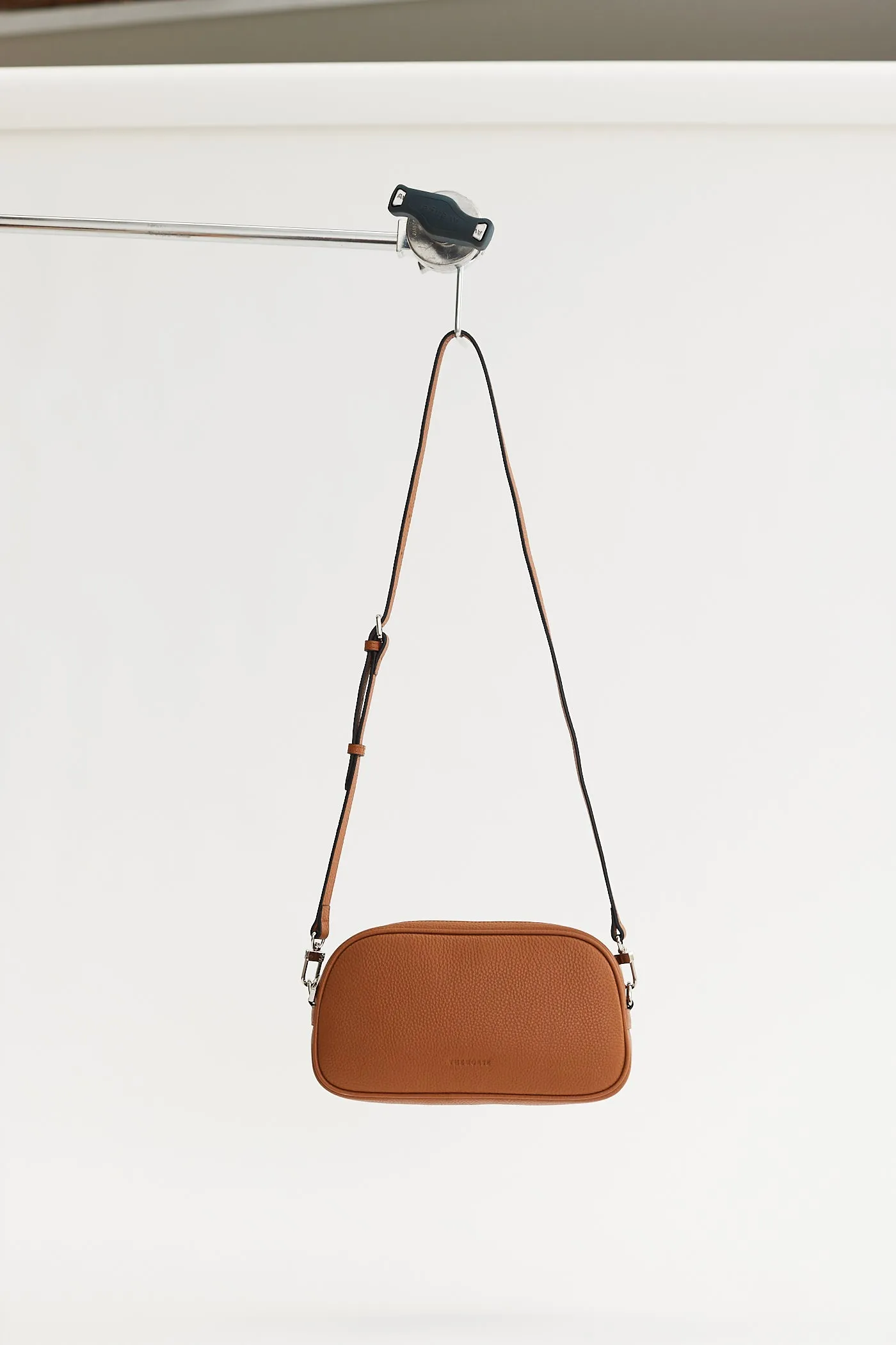Wyn Crossbody Bag: Tan